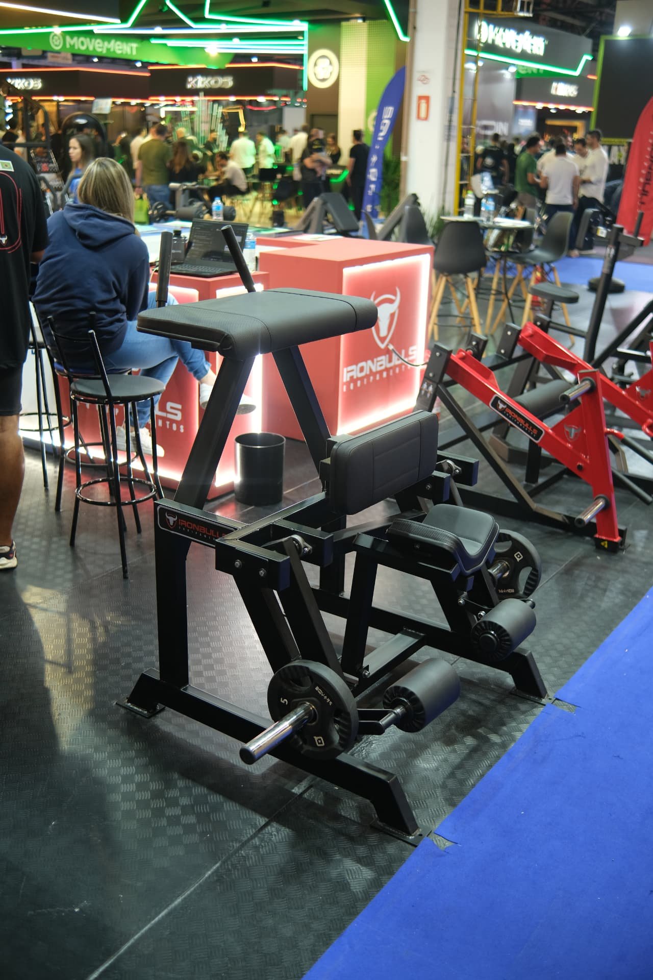 Iron Bulls em evento fitness — Banco Scott